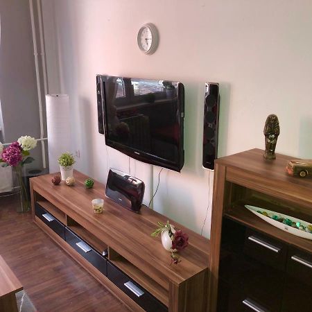 דירות Apartman V Centru Mostu מראה חיצוני תמונה