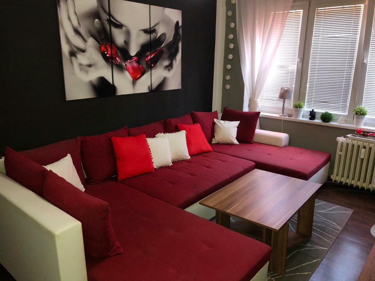 דירות Apartman V Centru Mostu מראה חיצוני תמונה